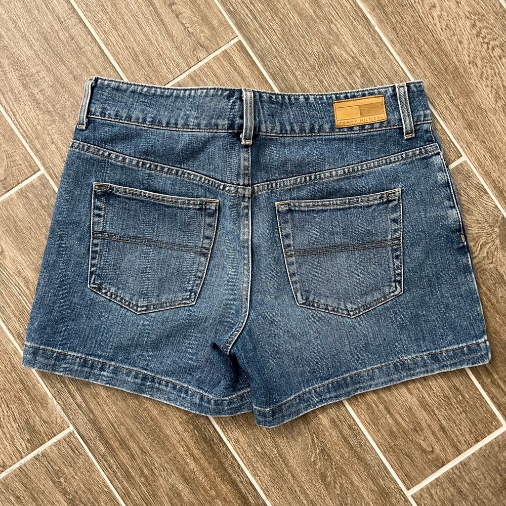 Tommy Hilfiger “mom jean shorts” size 10